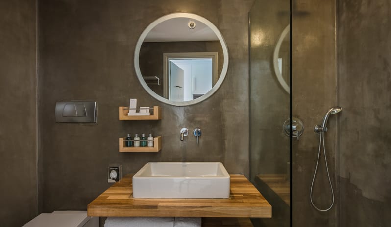 Grace Mykonos Deluxe Room with Plunge pool bathroom